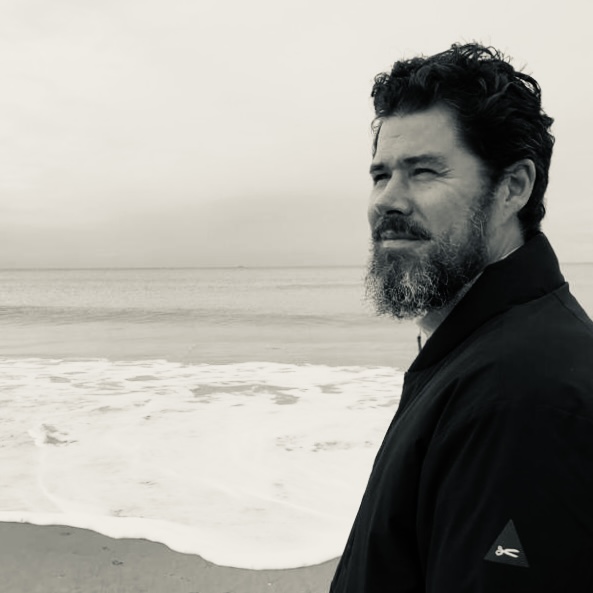 Foto van Ruben aan de kust